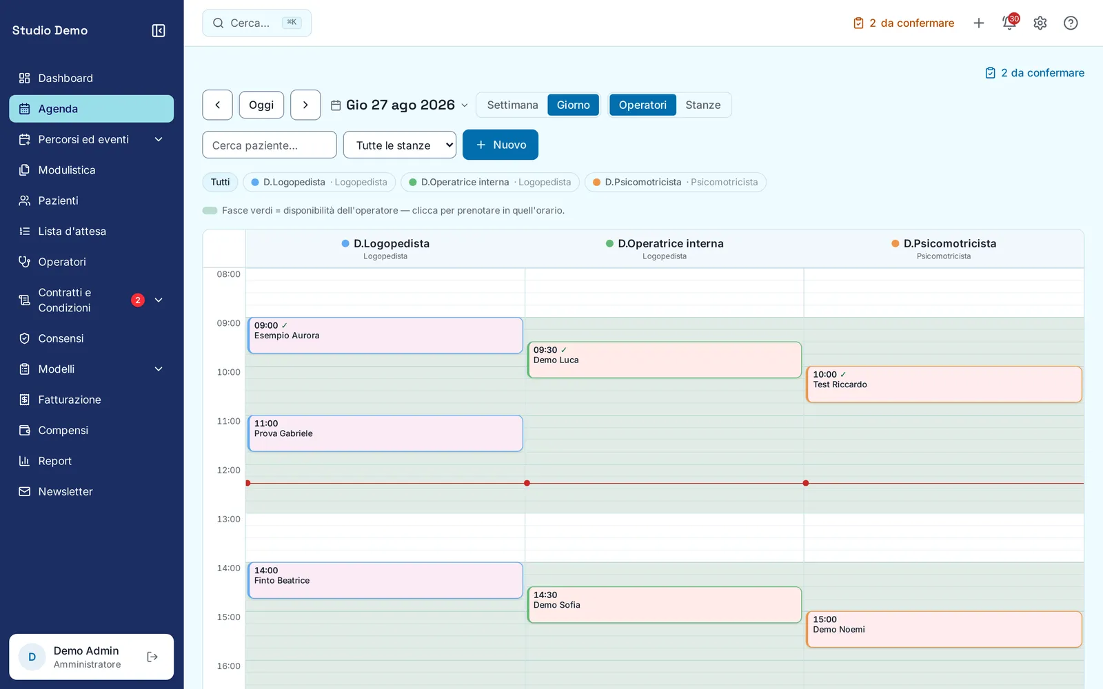 La vista giornata dell'agenda: una colonna per ogni operatore, le fasce di disponibilità in verde e le sedute prenotate.